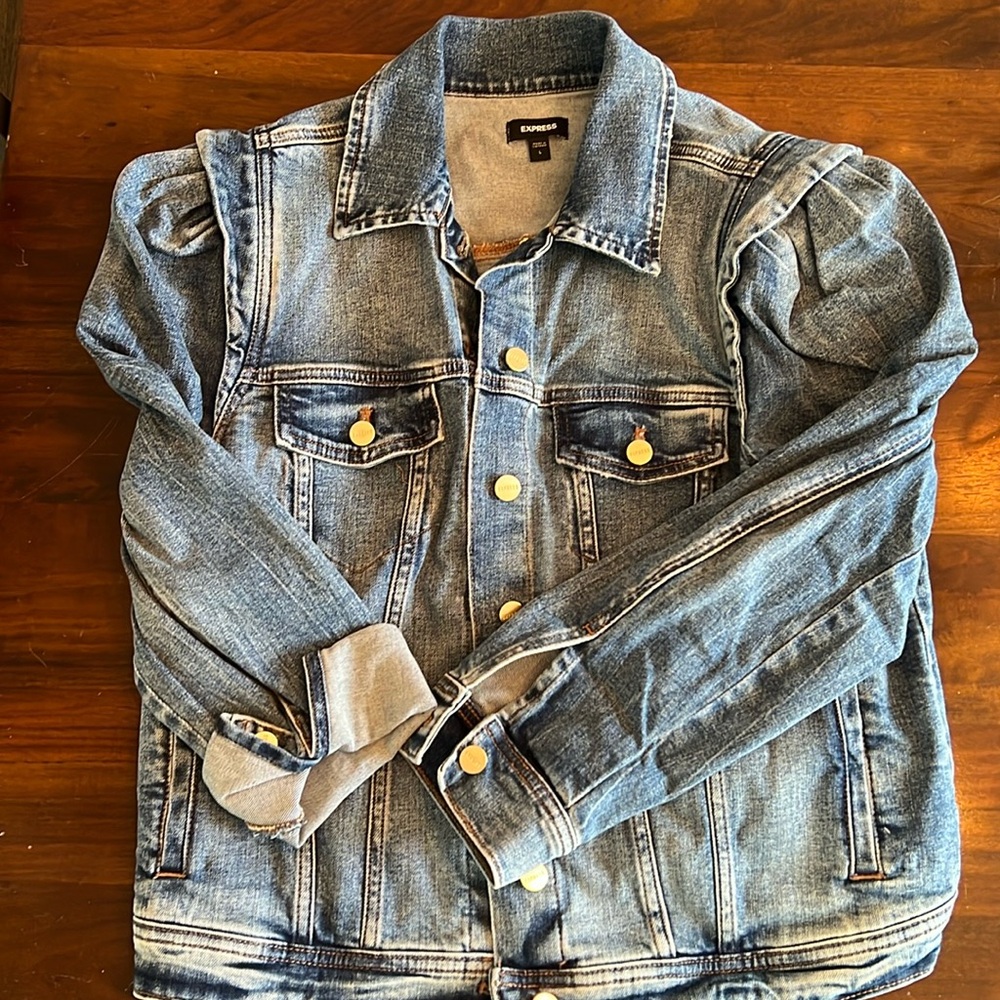 NWT Express puff sleeve denim jacket